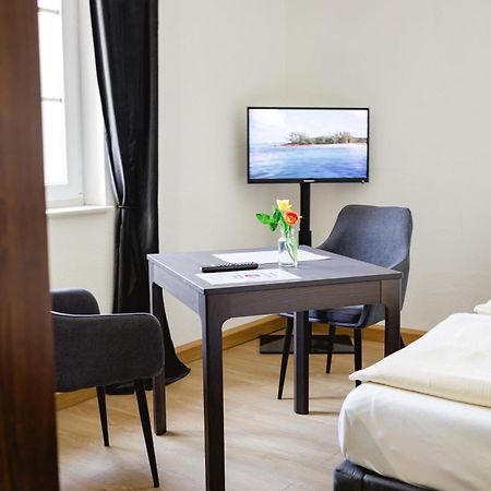 Hotel Fliegerhorst Dresda Esterno foto